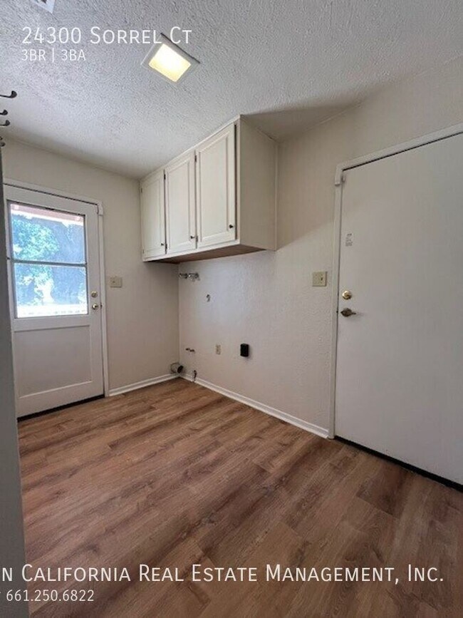 Building Photo - 24300 Sorrel Ct