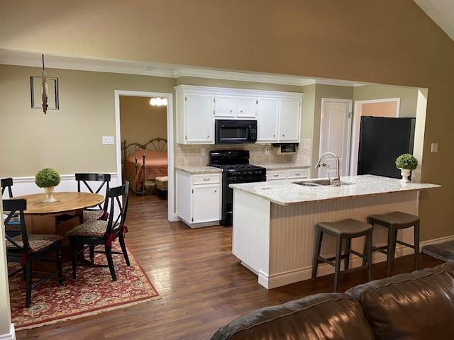 Building Photo - 1002 Creekbend Cv