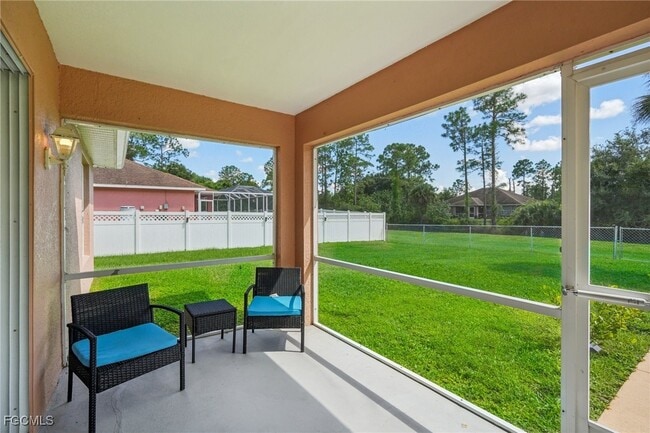 Building Photo - 940 Belmont St E