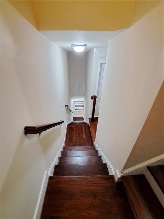 Building Photo - 221 Semel Cir NW