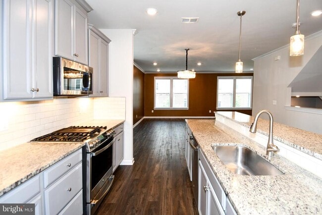 Building Photo - 20739 Heron Landing Dr