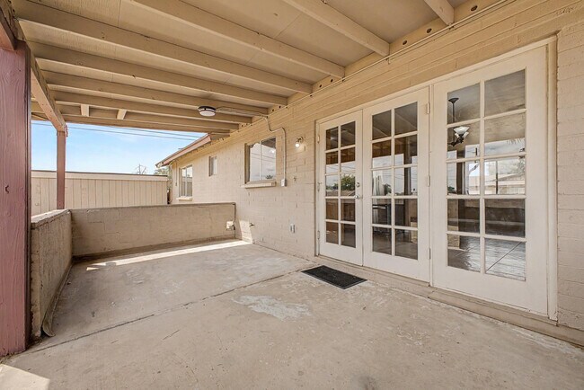 Building Photo - 17801 N 8th Dr