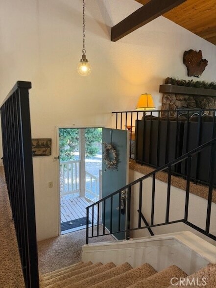 Building Photo - 301 Canyon Crest Ln