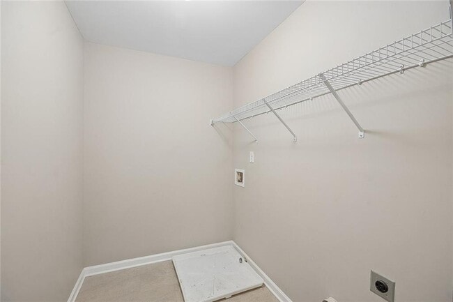 Building Photo - 462 Fredrick Dr