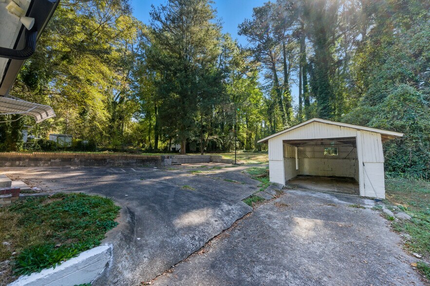 Building Photo - 3192 Oakcliff Rd NW