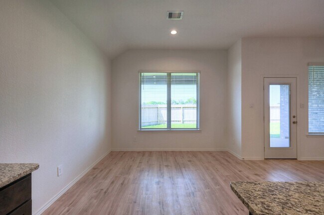 Building Photo - 31603 Zoe Pt