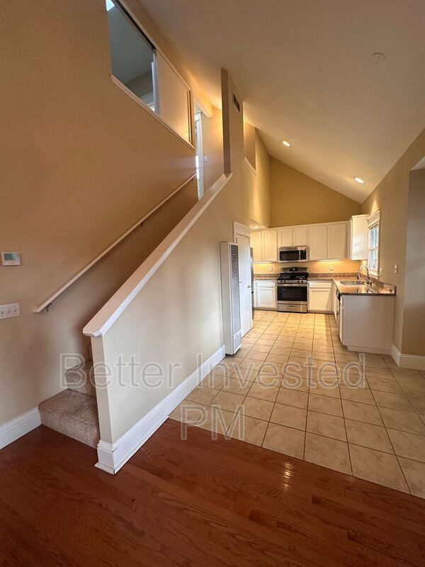 Building Photo - 2065 Hoen Ave