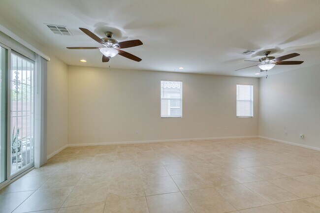 Building Photo - 3- Bedroom, 2- Bathroom home in Mountain's...