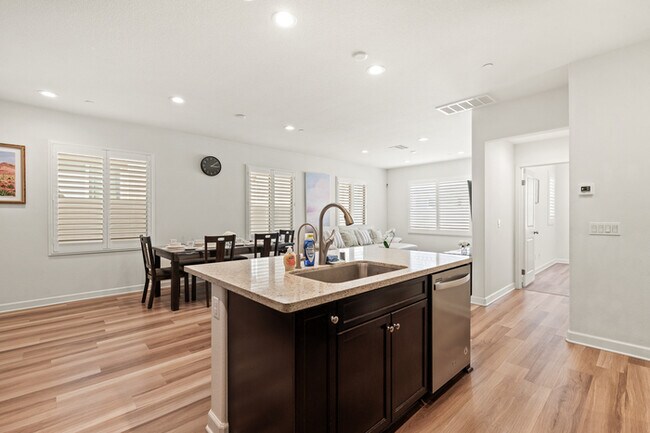Building Photo - Spacious & Stylish 4 Bed 3 Bath in Chino P...