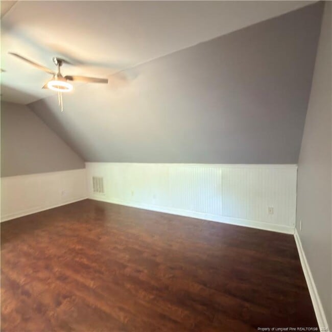 Building Photo - 3686 Linden Rd