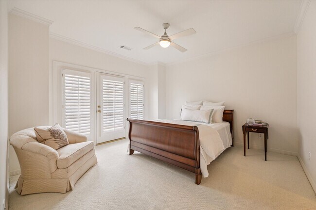 Building Photo - 2214 Potomac Dr