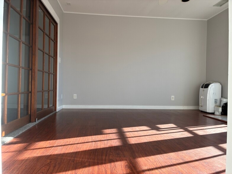 Building Photo - 1926 Glenview Ave