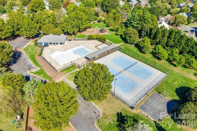 Building Photo - 8530 Walsham Dr