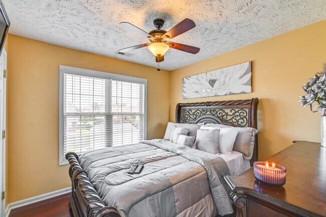 Building Photo - 1139 Curry Ford Dr