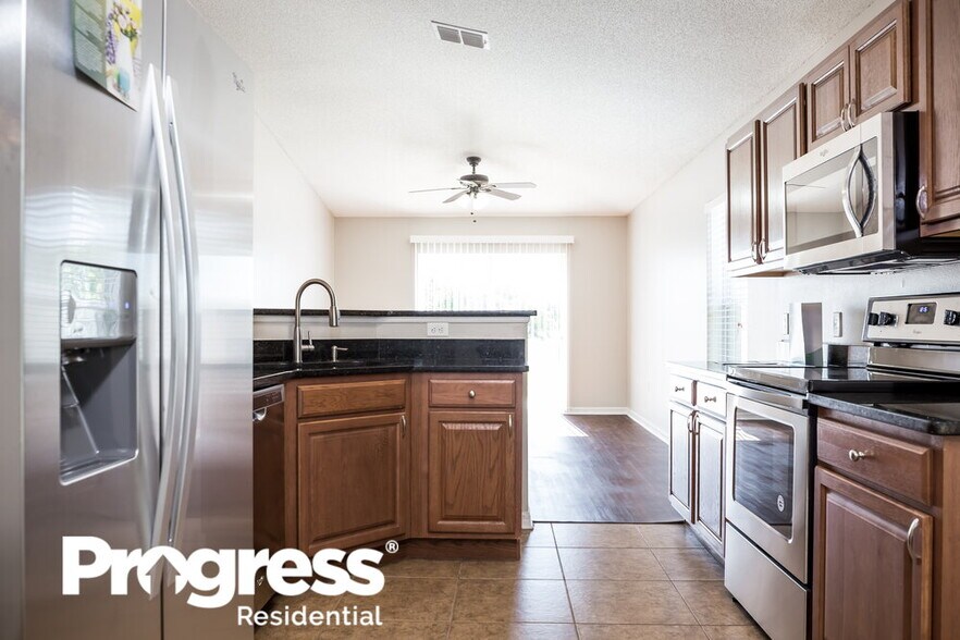 Building Photo - 5470 Silver Thistle Ln