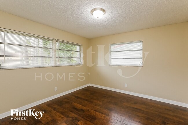 Building Photo - 1261 NW 75th Terrace