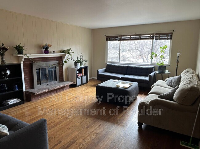 Building Photo - 1280 Linden Ave