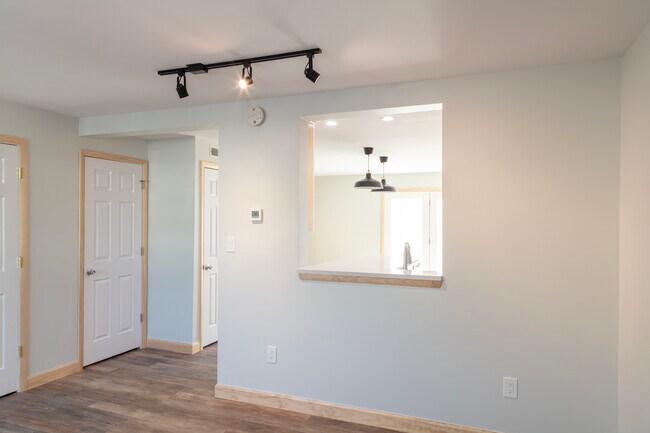 Building Photo - 289 Governors Park Rd