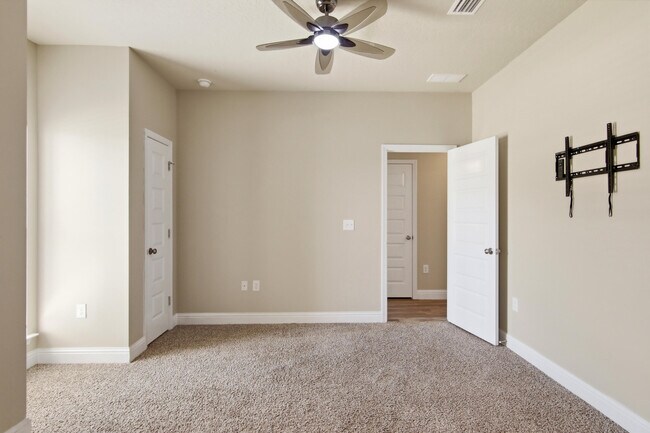 Building Photo - 2892 Chancery Ln