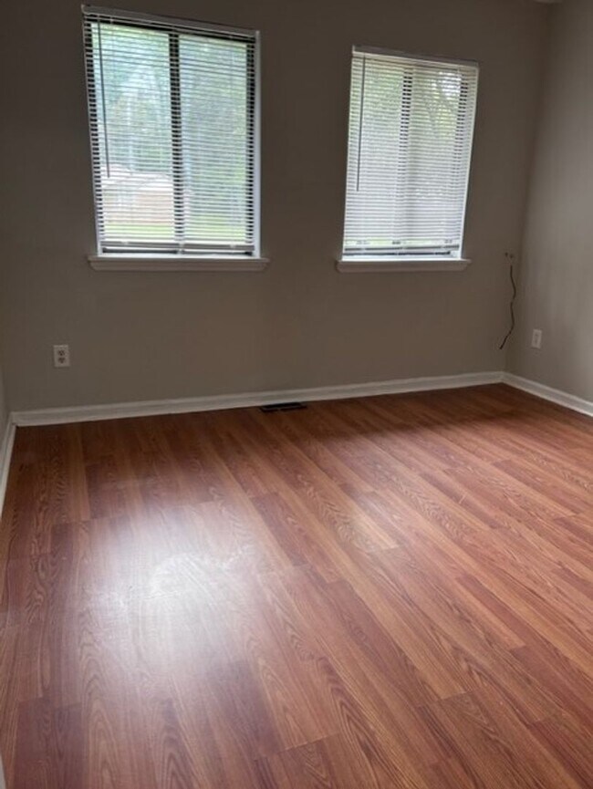 Building Photo - 6024 Spanish Oak Rd