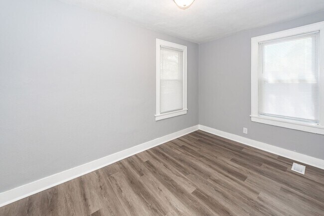 Building Photo - 3 Bedroom, 1 Bathroom Home in Dorchester Terrace - North Charleston