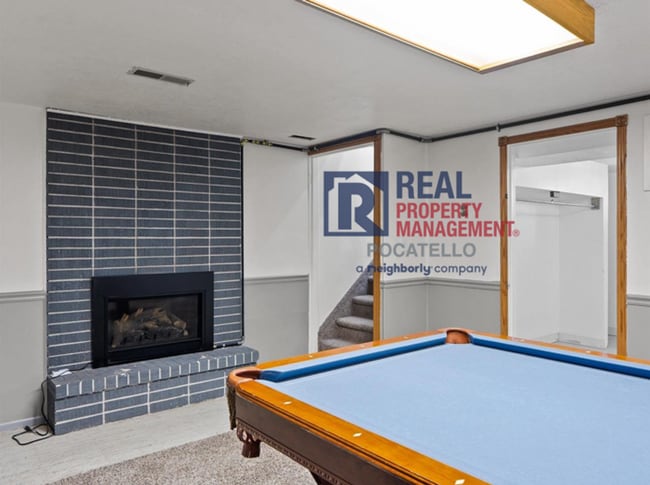 Building Photo - 5 Bedroom Home - University Area - Must See - Pet (dog) Negotiable