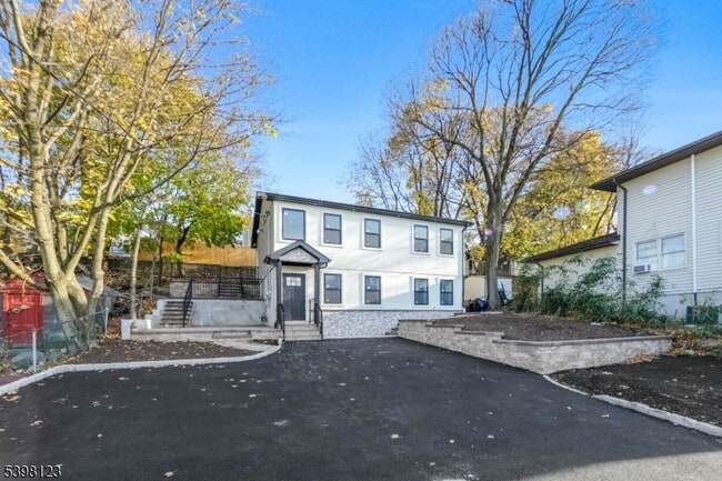 Building Photo - 169 New St