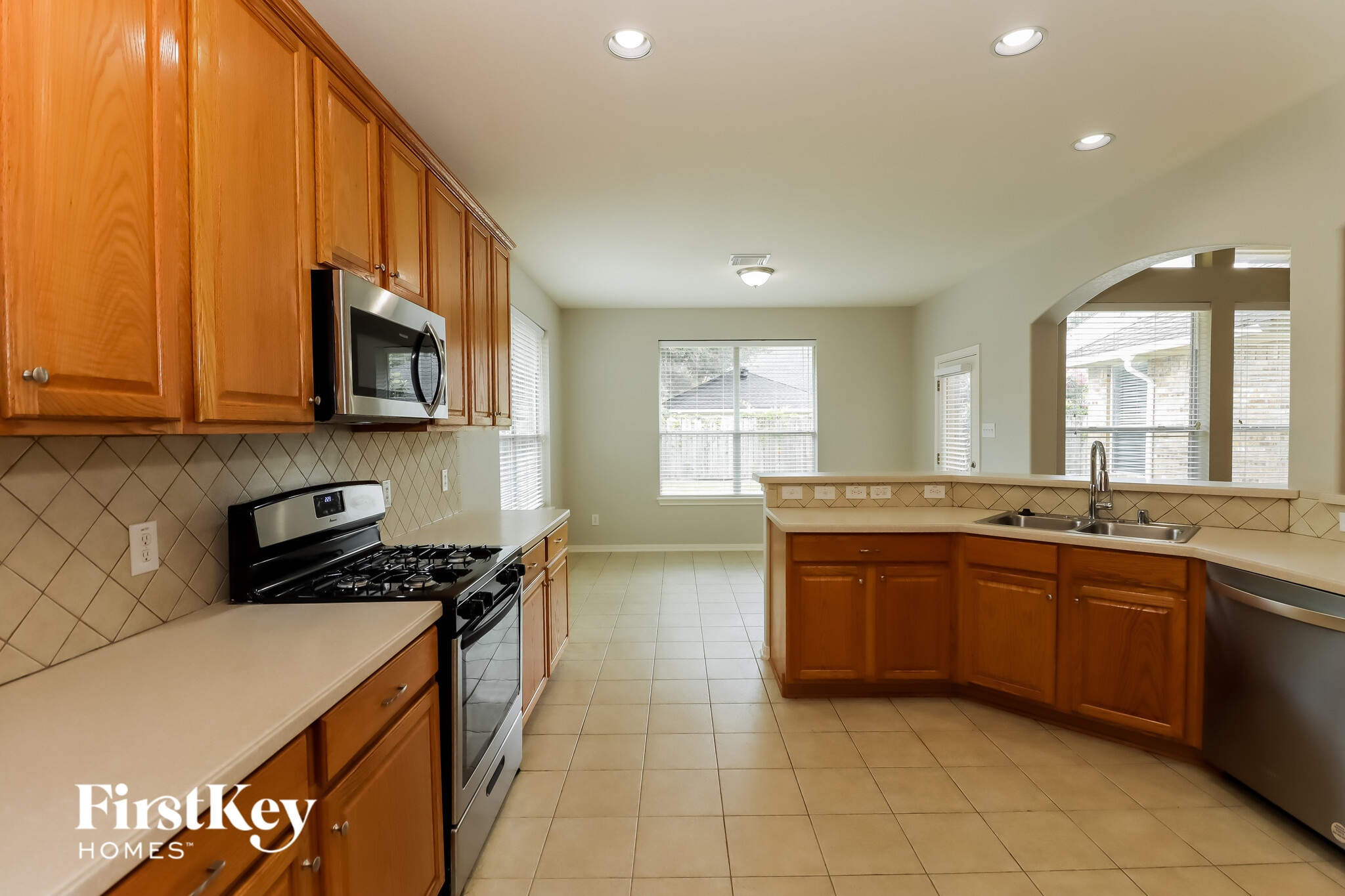 Building Photo - 3211 Oak Park Ln