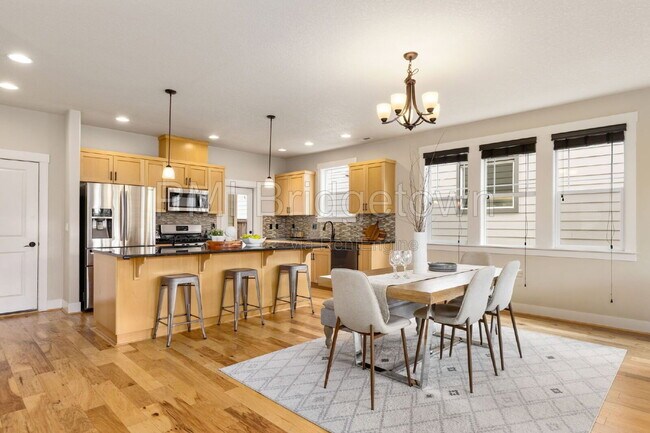 Building Photo - 14780 NW Hydrangea Ct