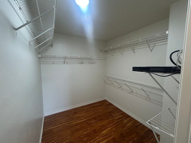 Building Photo - 757 N Temescal St