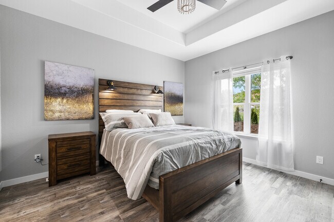 Building Photo - 1310 Daisy Dr