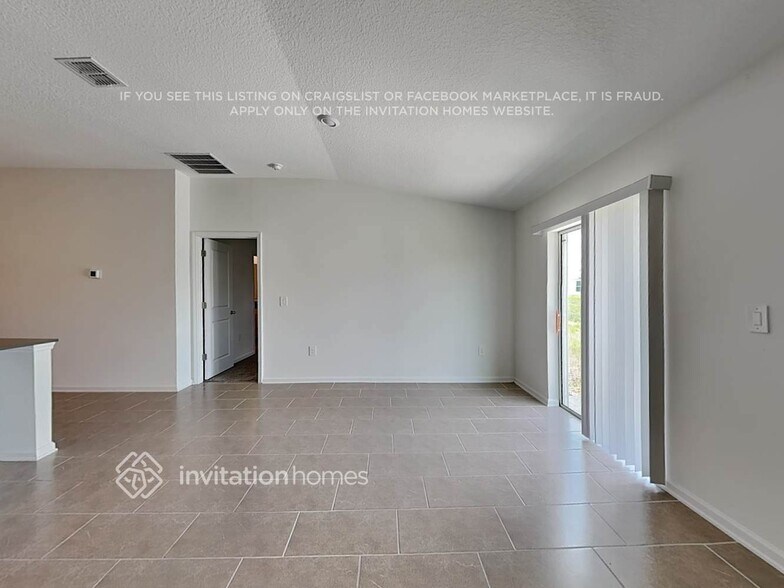 Building Photo - 3043 Blue Bonnet Ln
