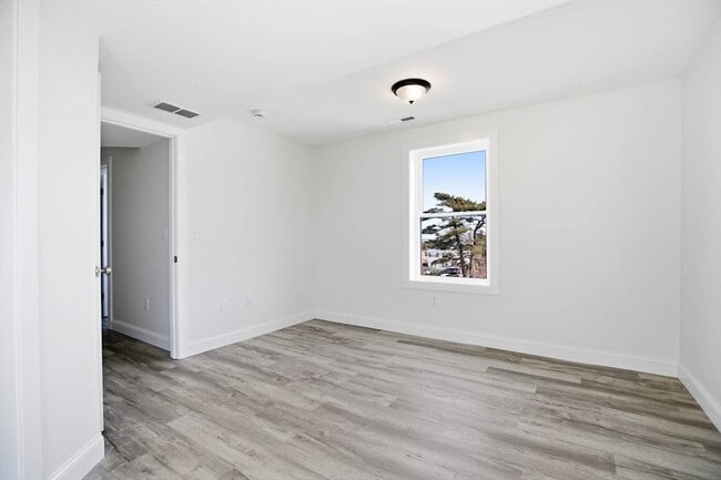 Building Photo - 23 Blake St