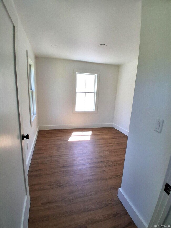 Building Photo - 11 Cedar St