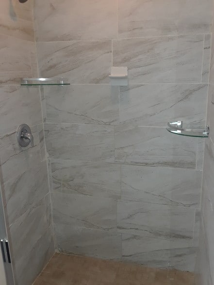 Shower - 1065 Bismarck Rd