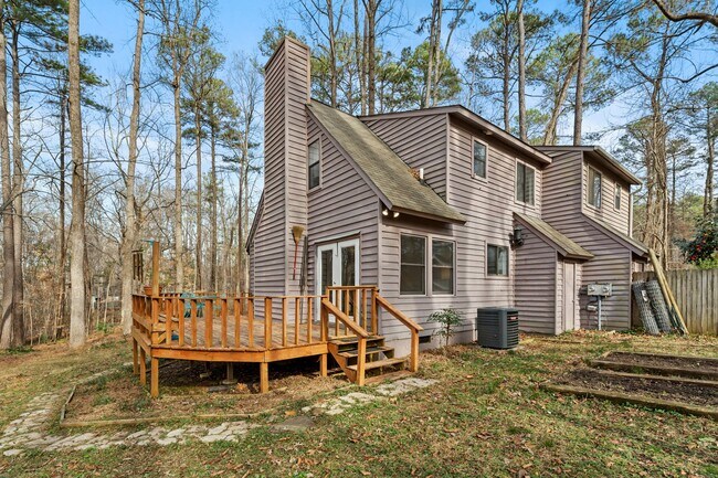 Building Photo - Adorable 3-Bedroom 1.5 Bath Townhome In A Peaceful Wooded Setting In Chapel Hill!
