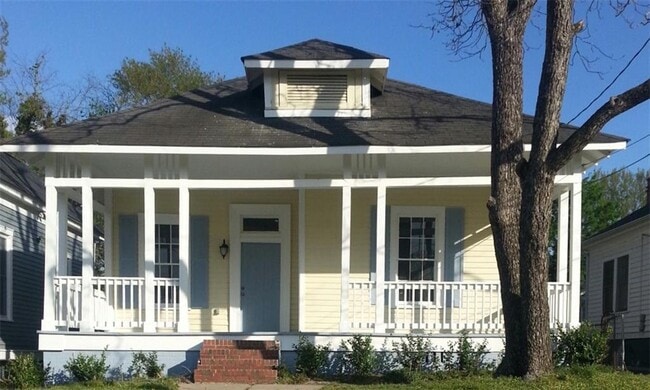 Primary Photo - 1030 Tatnall St