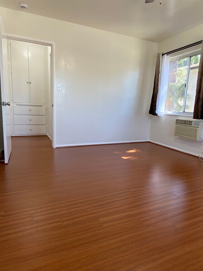 Building Photo - 1820 Verdugo Loma Dr