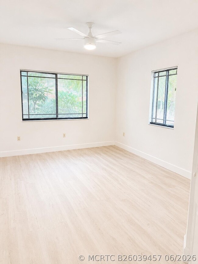 Building Photo - 3023 Alcazar Pl