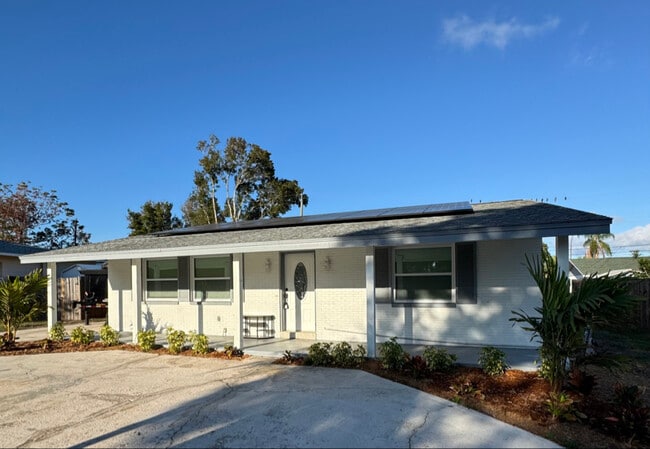 Building Photo - 11423 77th Ave