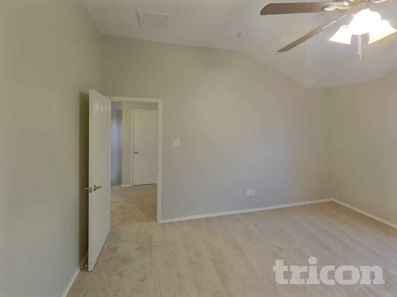 Building Photo - 521 Sandy Ln