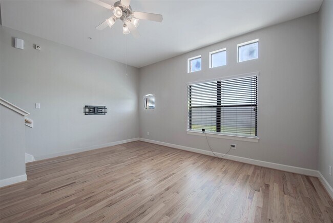 Building Photo - 7650 Springhill St