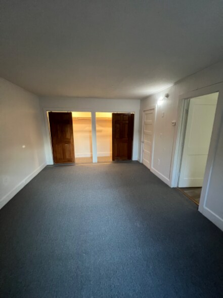 Building Photo - 491 S Main St