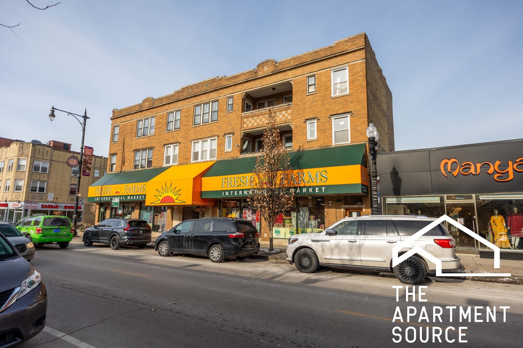 Building Photo - 2626 W Devon Ave