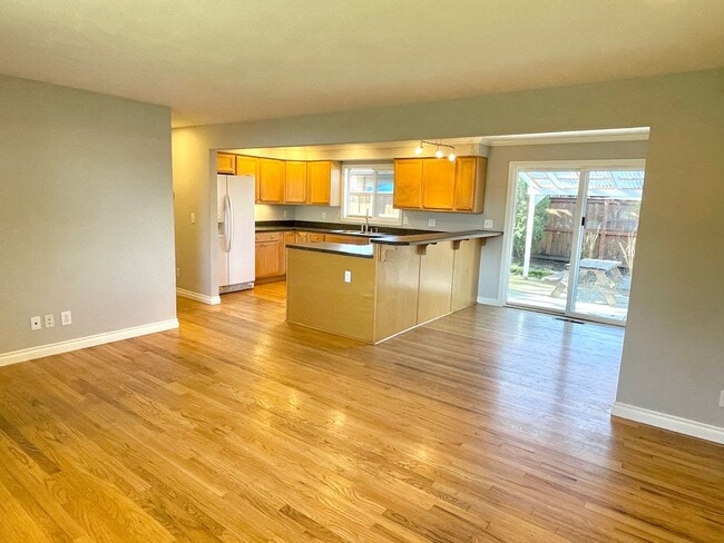 Building Photo - Brentwood-Darlington, 3 bed, 1 bath ranch with large, fenced yard