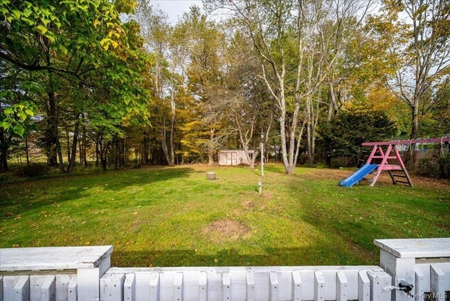 Building Photo - 351 US-209