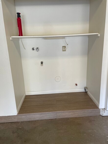 Laundry - 1321 Calle Lozano