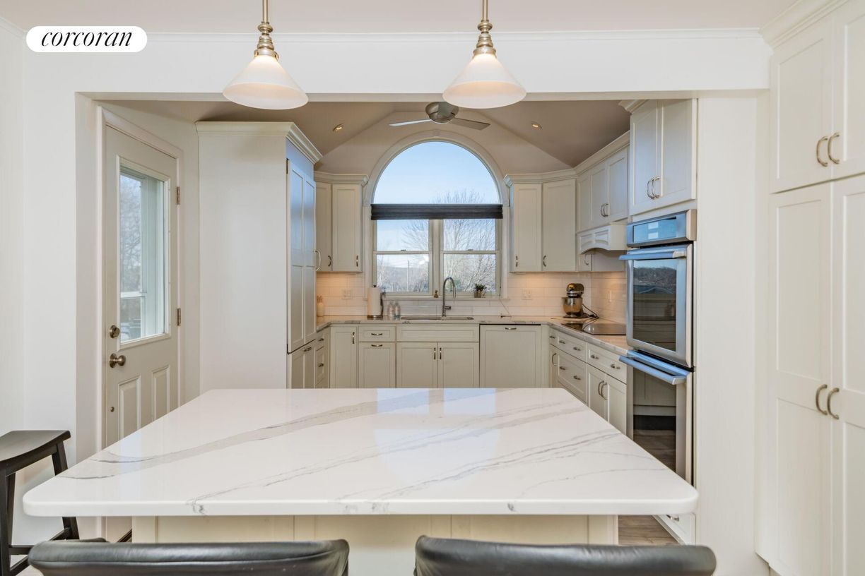 Building Photo - 147 S Essex St