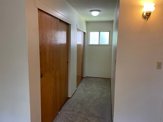 Building Photo - **RESERVE NOW FOR SUMMER 2026**  Spacious 6-Bedroom House Near Chico State