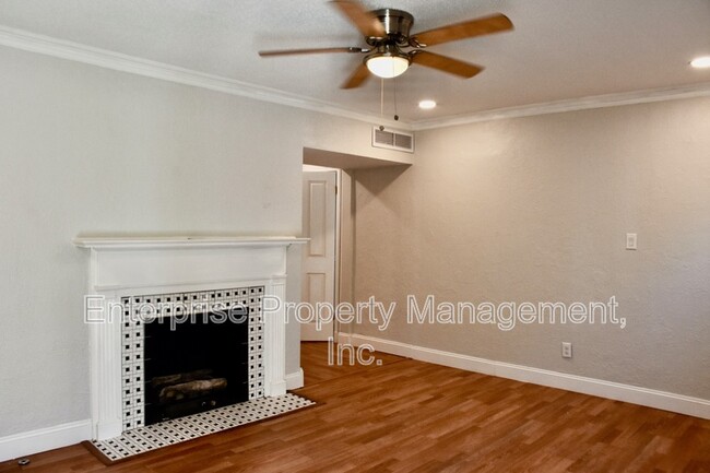 Building Photo - 3238 Highland Park Pl